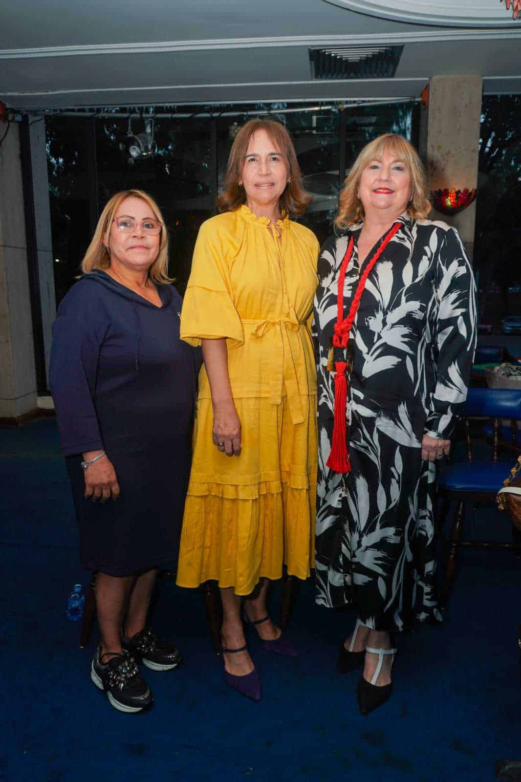 Reina Hernández, Vilena Comas y Julia Lirio de Herrera.