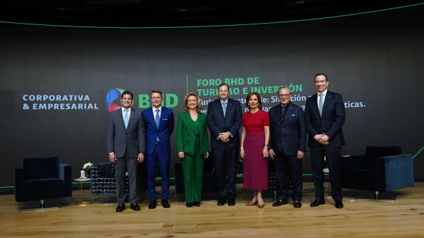 Banco BHD realiza foro sobre turismo e inversión