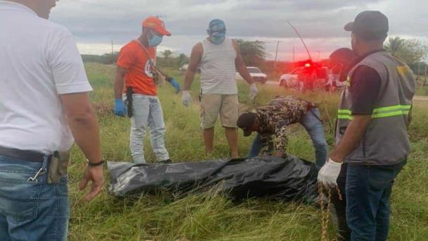 Hallan cuerpo sin vida cerca del canal de riego en Navarrete