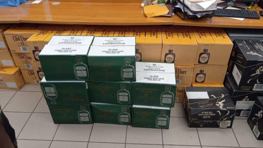 Ocupan más de 10 millones de pesos y bebidas alcohólicas adulteradas durante allanamiento en La Vega