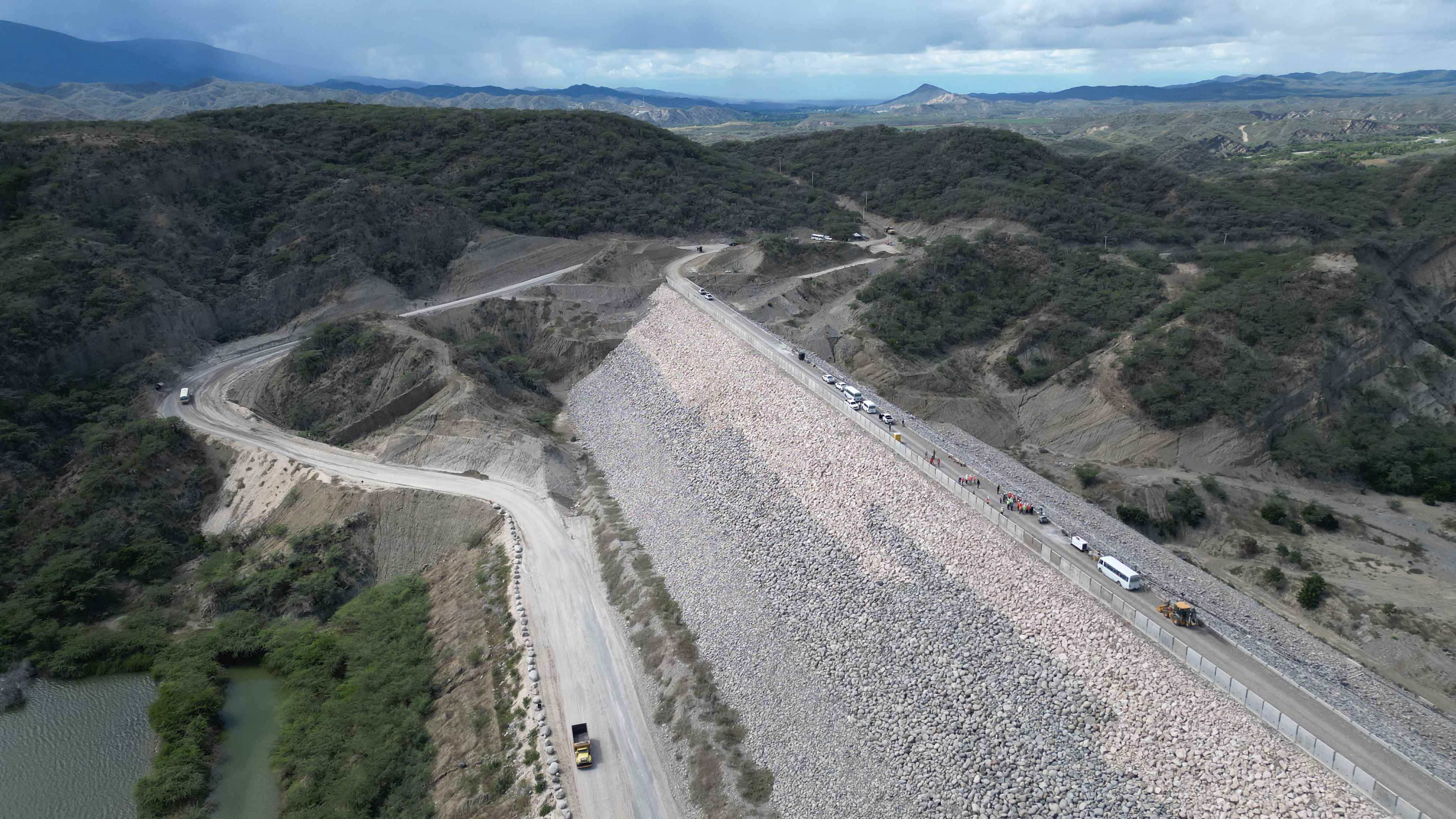 El embalse de la presa Monte Grande empezó a acumular agua hace un mes.