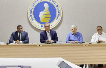 Abinader se reúne con representantes de partidos aliados y hablan de estrategia de campaña
