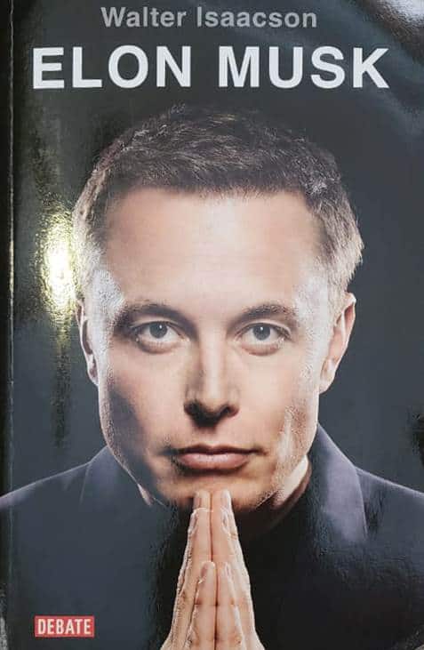 Walter Isaacson, Debate, 2023, 735 págs. La biografía del momento en Estados Unidos y en el mundo.
