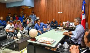 Conforman mesa de trabajo con transportistas de Santiago previo a funcionamiento del monorriel