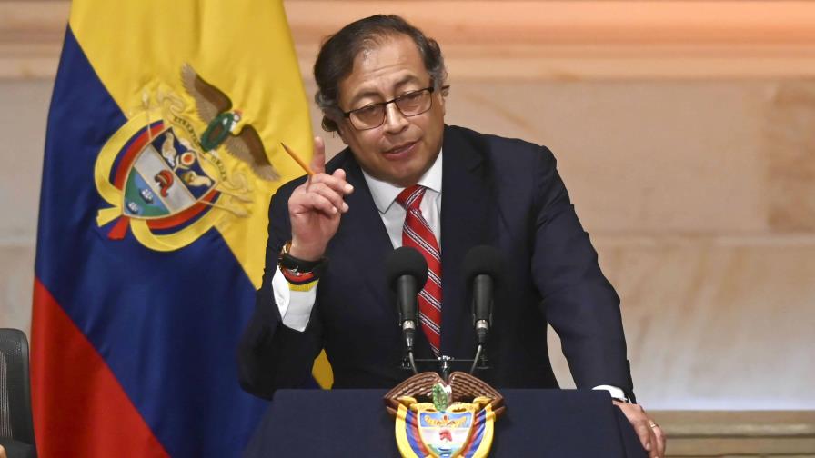 Presidente de Colombia insiste no quiere gobernar más allá de su mandato, pero tampoco menos