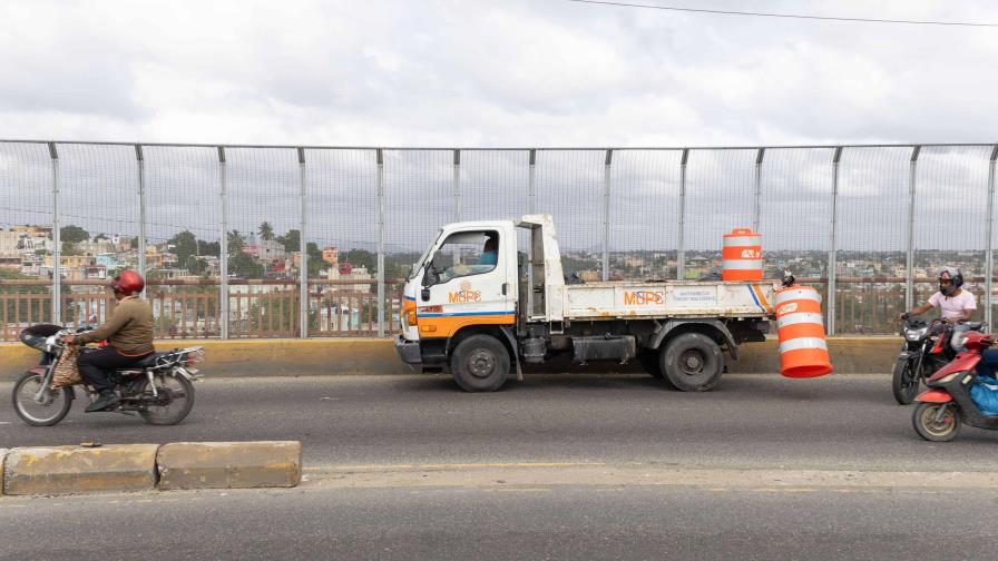 Peligro al transitar por el puente Francisco del Rosario Sánchez