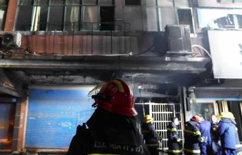 Asciende a 39 el número de muertos por un incendio de un edificio en el este de China