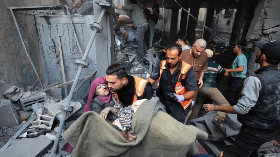 Israel mantiene por tercer día su asedio a los hospitales de Jan Yunis, en el sur de Gaza