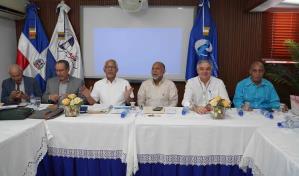 Ministro de Educación se reúne con ADP y se comprometen a garantizar la enseñanza