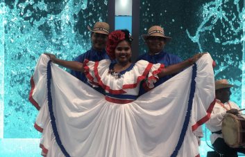 Más allá de sol y playa, la cultura se siente en el pabellón dominicano de Fitur 2024