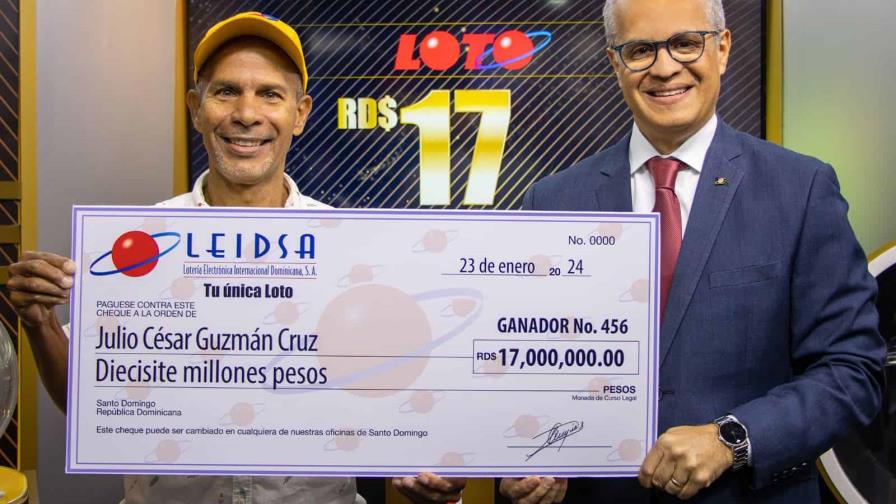 LEIDSA entrega 17 millones a técnico dental ganador del Loto