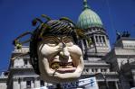 Transporte aéreo en Argentina se ve afectado por el primer paro contra el Gobierno de Milei Transporte aéreo en Argentina se ve afectado por el primer paro contra el Gobierno de Milei