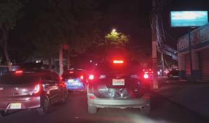 La avenida Ortega y Gasset, entre los ensanches Kennedy y La Fe, está a oscuras