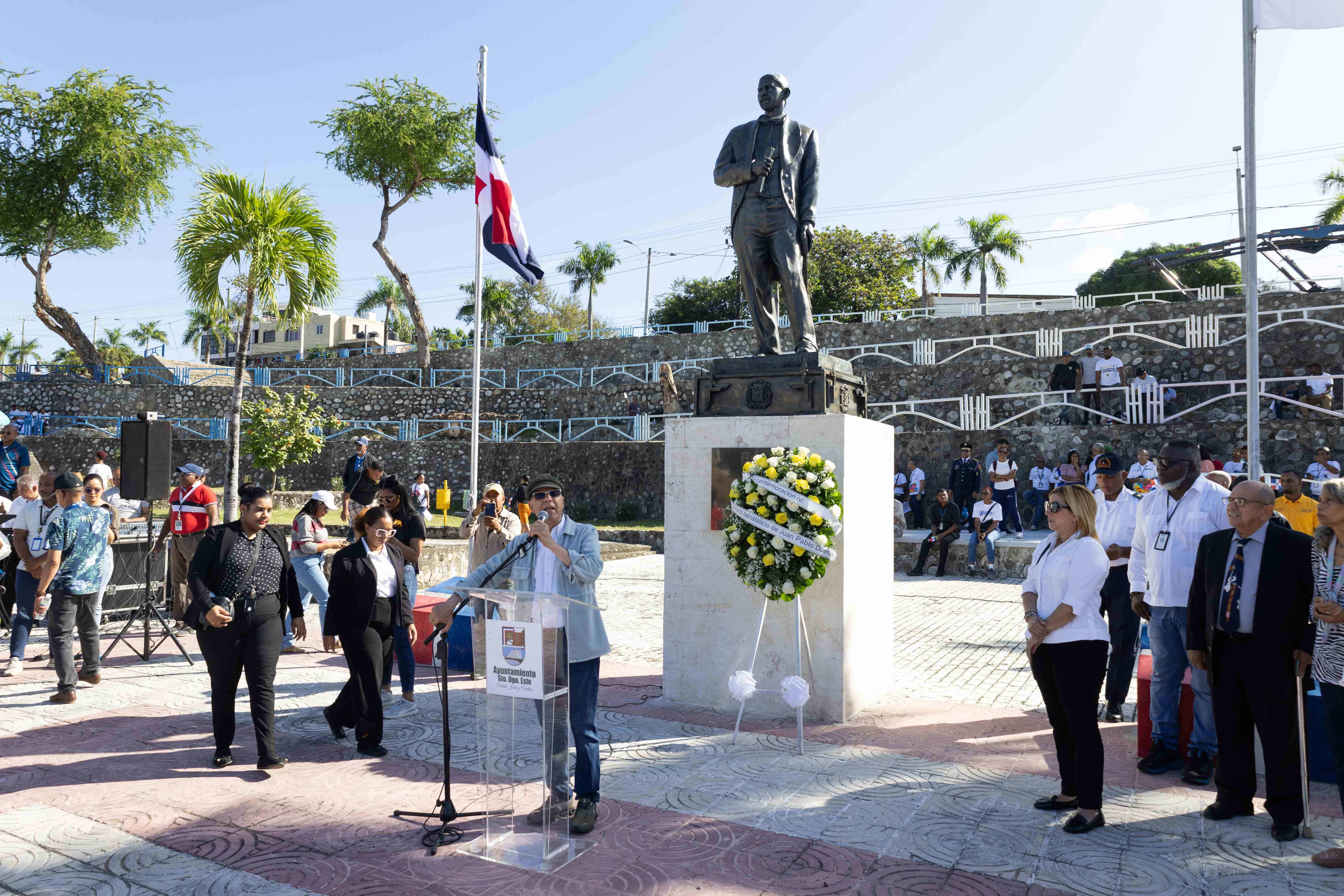 Hubo un breve acto en la Plazoleta Duarte.