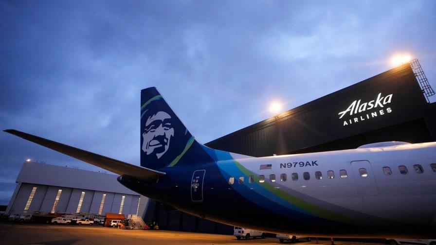 Los Boeing 737-9 MAX de Alaska Airlines retoman sus vuelos hoy tras un incidente aéreo