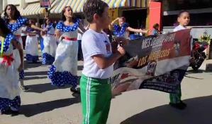 Centro educativo se disculpa tras consigna de sus estudiantes en desfile por natalicio de Duarte