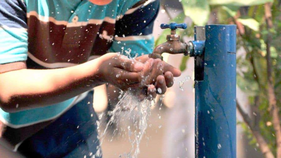 Más de 100,000 afectados en Costa Rica por contaminación de agua potable