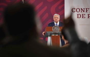 Filtran datos de más de 300 periodistas acreditados a conferencias de López Obrador