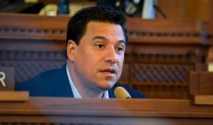 Exconcejal de Los Ángeles es condenado a 13 años de cárcel por corrupción