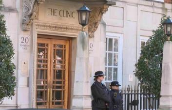 El rey Carlos III ingresado en el hospital para su operación de próstata