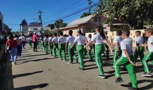 ¿Qué tú quieres que te dé, un apartamento o una CRV?, la consigna durante desfile por Duarte en Mao