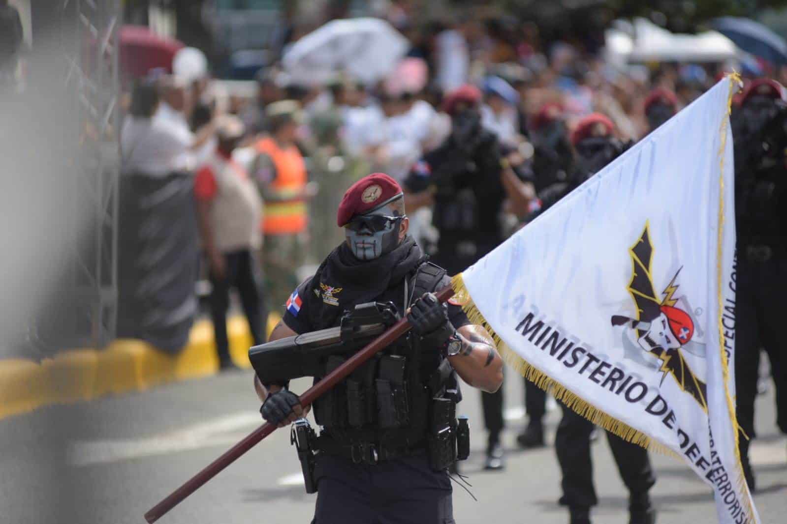 Militares desfilaron este viernes en San Francisco de Macorís por el Día del natalicio de Juan Pablo Duarte.