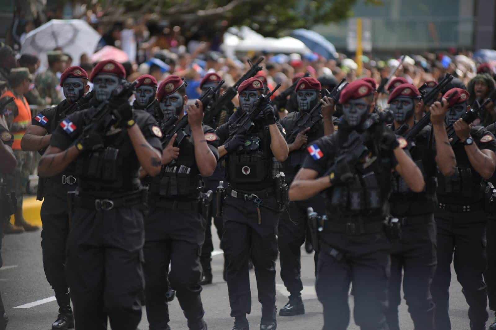 Militares desfilaron este viernes en San Francisco de Macorís por el Día del natalicio de Juan Pablo Duarte.