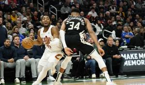 Mitchell anota 32 puntos; Cavaliers suman 9na victoria en 10 juegos, tras vencer a Bucks