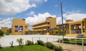 Más de 40 estudiantes se intoxicaron por consumo de leche en escuela de Monte Plata