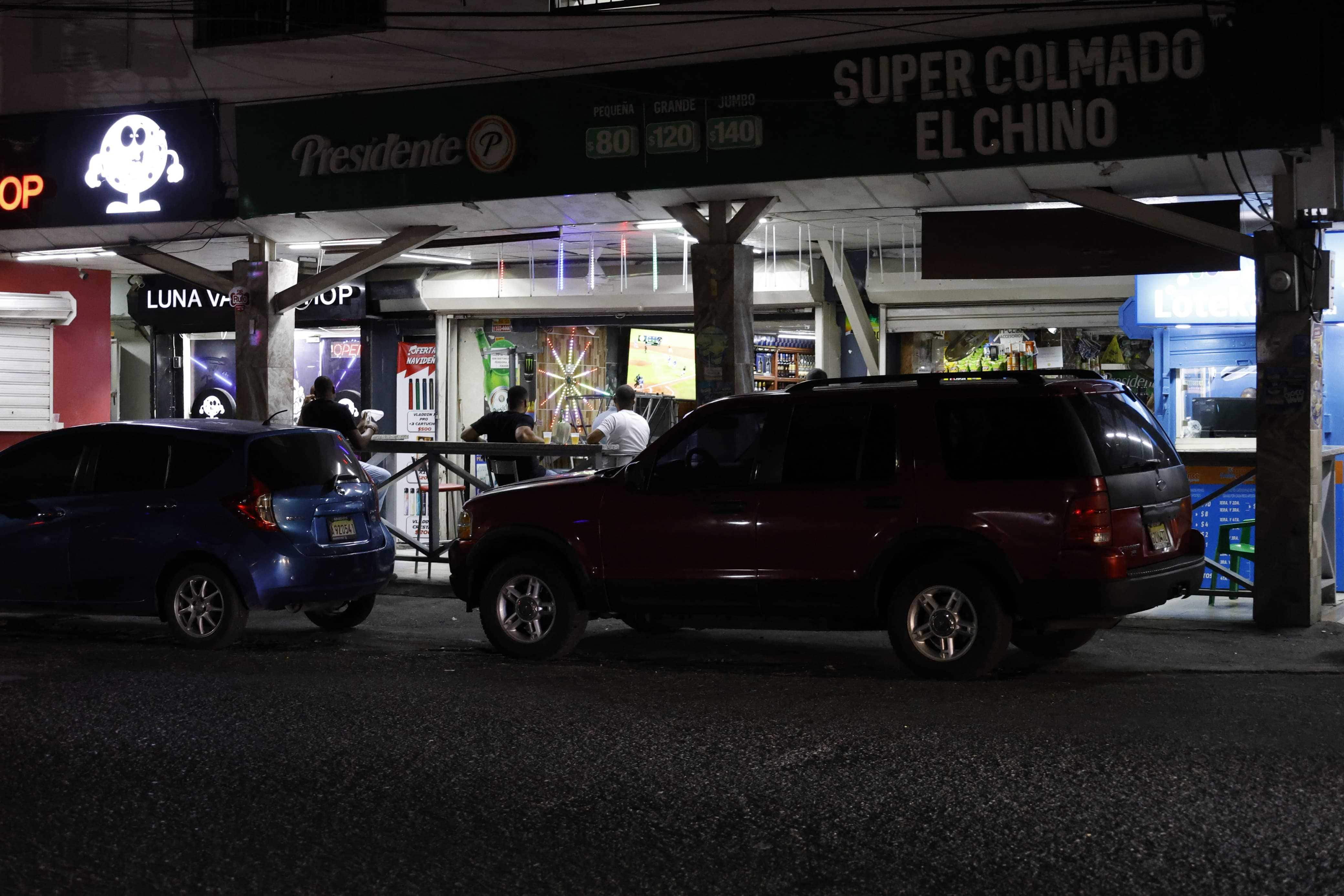 Ambiente en las calles durante el juego entre Tigres-Estrellas 