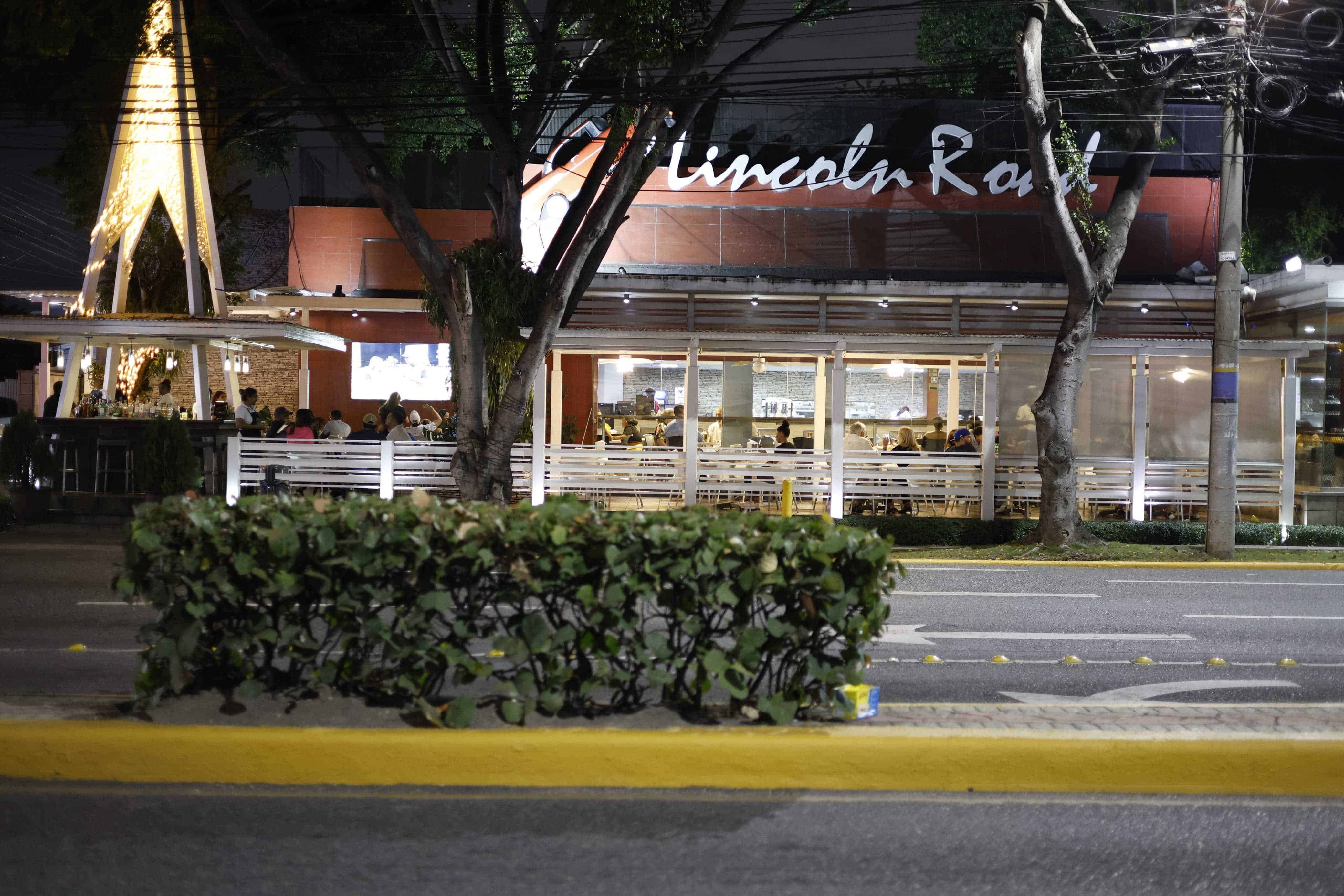 Ambiente en las calles durante el juego entre Tigres-Estrellas 