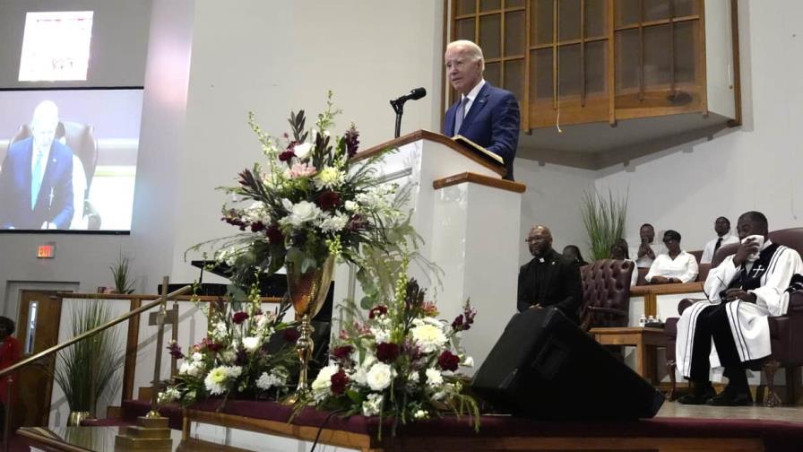 Biden elogia iglesias de afroestadounidenses en visita a Carolina del Sur previo a primarias