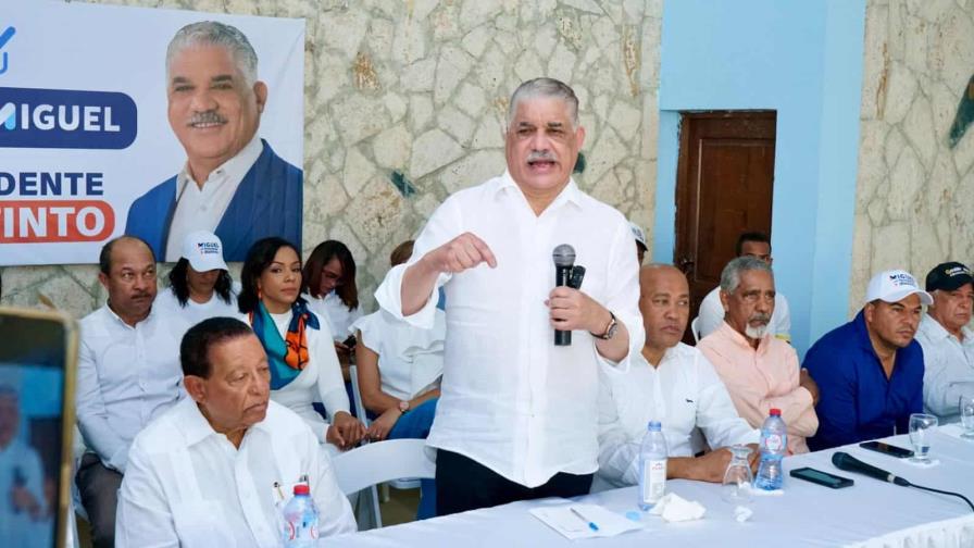 Miguel Vargas  se compromete con un presupuesto equilibrado para todos los municipios