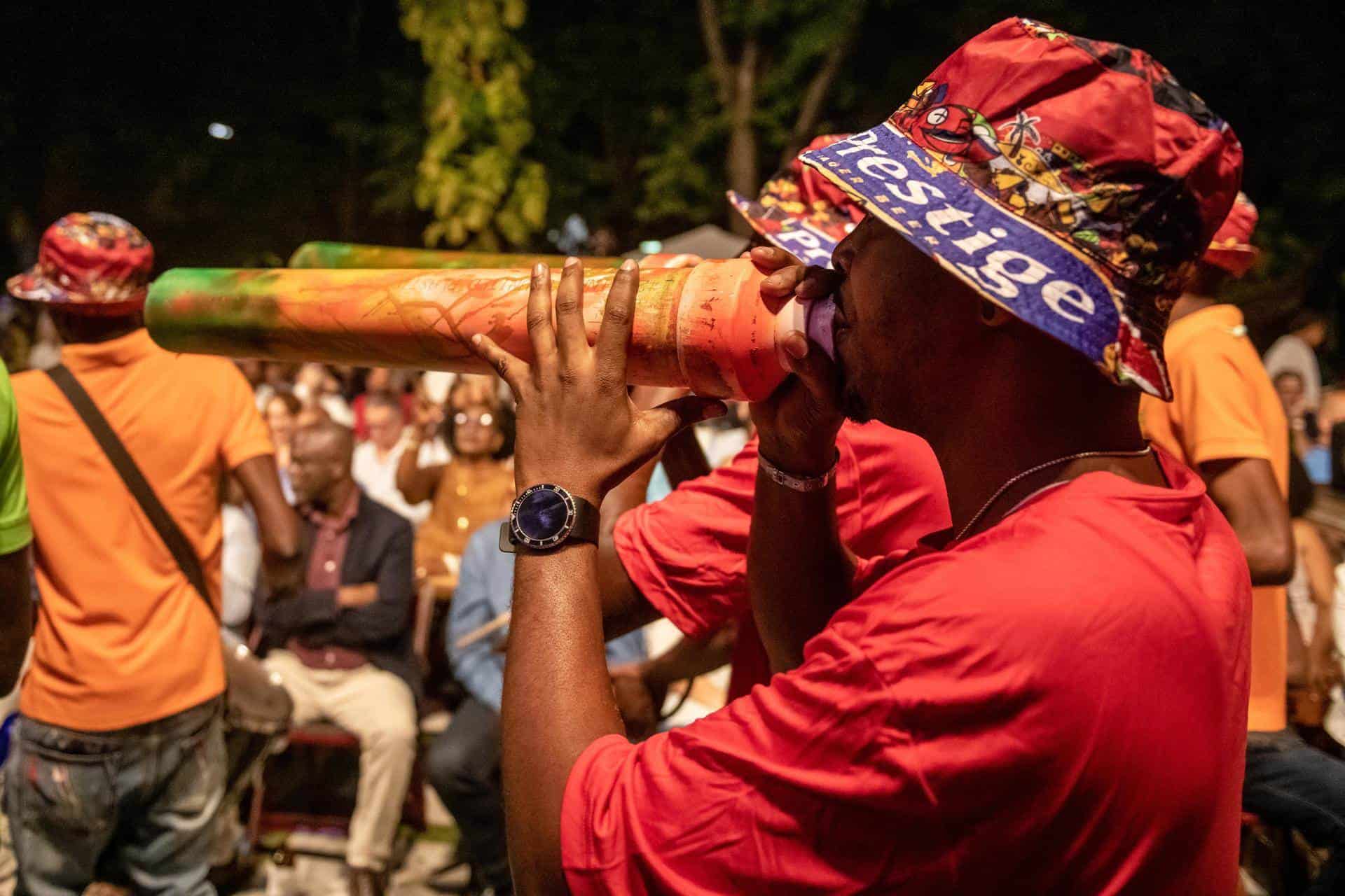 Artistas se presentan durante la primera jornada de la 17 edición del Festival Internacional de Jazz de Puerto Príncipe.