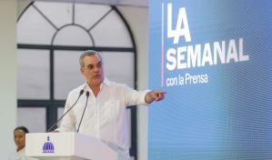 Abinader viola regla de LA Semanal con la Prensa y habla de política