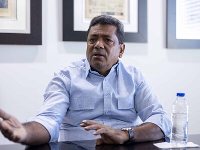 Alcalde de Los Alcarrizos defiende licitación para comprar camiones