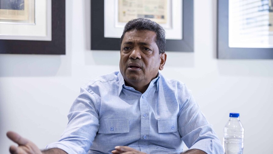 El alcalde Junior Santos defiende licitaci&oacute;n para compra de 100 camiones compactadores