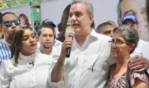 Abinader afirma que quienes no respetaron la democracia no volverán a dirigir el país