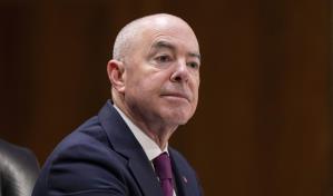 Cámara Baja volverá a votar cargos de juicio político contra jefe de Inmigración de Biden