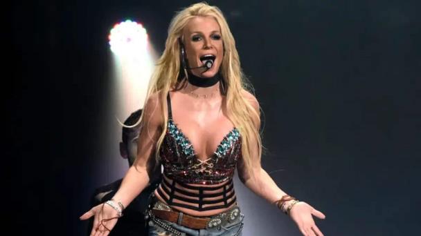 Britney Spears se disculpa con Justin Timberlake y dice estar enamorada de su nueva canción