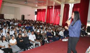 Gina Mambrú y "Atletas con INEFI" imparten charla en Instituto Politécnico Ángeles Custodios