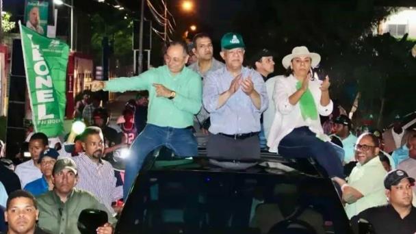 Tuiteros vuelven a la carga y sacan los trapos al sol a Julio Romero