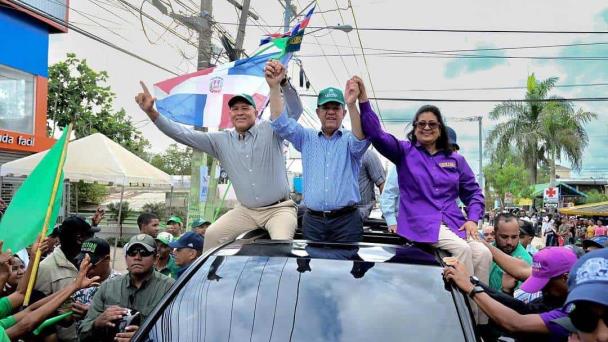 Leonel dice que le tumbó el pulso a Abinader en Guerra