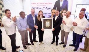 Comerciantes ven a Carolina Mejía como una buena reserva para la Presidencia en 2028