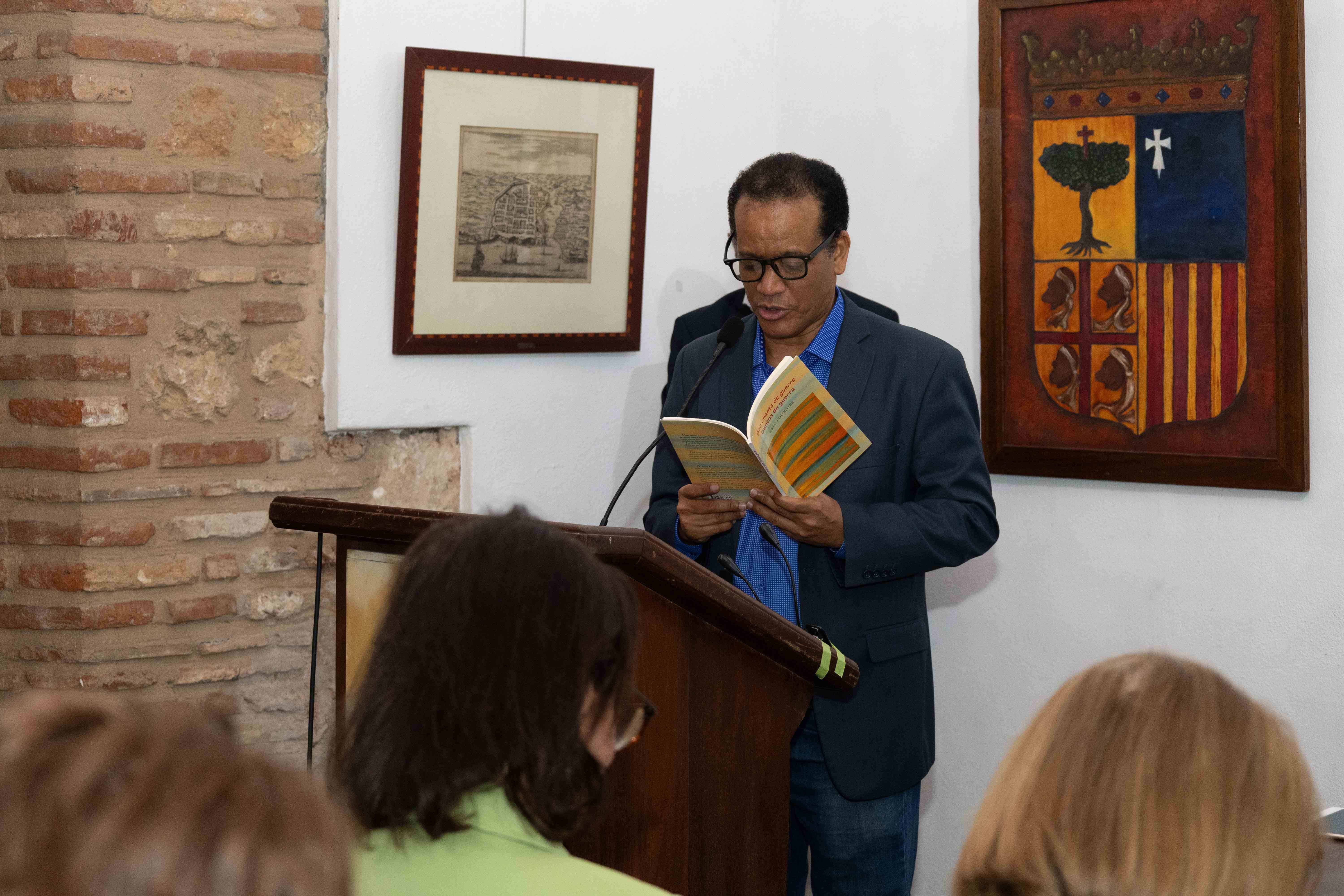 Basilio Belliard durante su lectura.