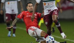 Futbolista español será enjuiciado tras ser acusado de manosear a mascota previo a partido