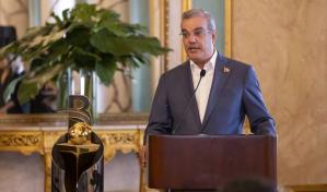 Abinader asigna más funciones para Oficina del Comisionado de Béisbol