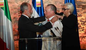 Frank Rainieri Marranzini recibe la condecoración honorífica de "Comendador"