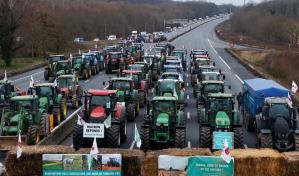 Francia busca soluciones para los agricultores en conflicto con Bruselas