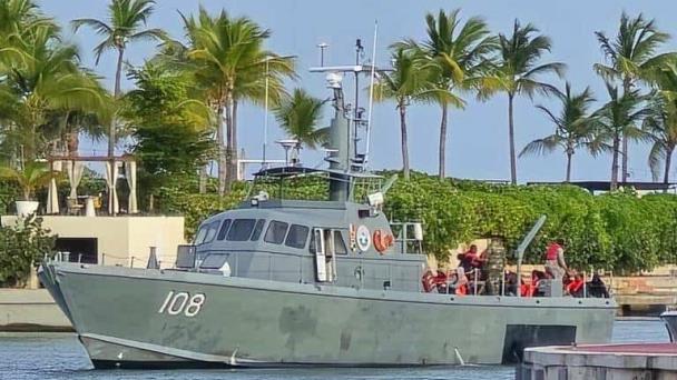 Embarcación con 33 dominicanos que viajaban ilegalmente a Puerto Rico se daña y llaman al 911